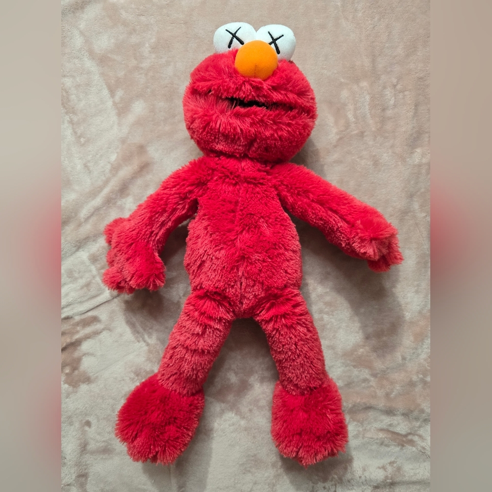 Kaws + Uniqlo Sesame Street Elmo